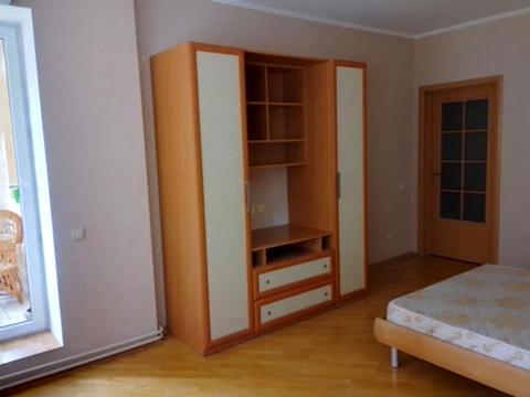 квартира за адресою Анни Ахматової вул., 13