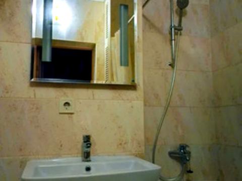 квартира за адресою Анни Ахматової вул., 13