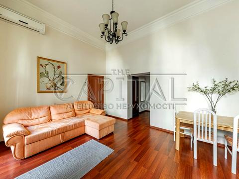 квартира за адресою Богдана Хмельницького вул., 1