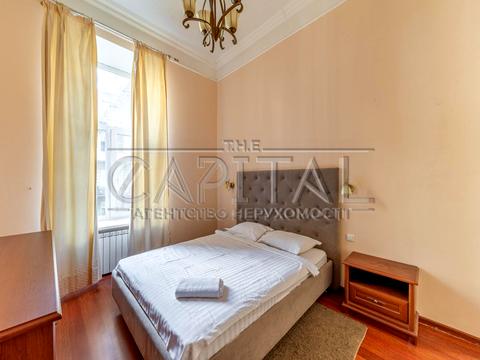 квартира за адресою Богдана Хмельницького вул., 1