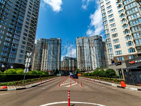 паркоместо по адресу Андрея Верхогляда ул. (Михайла Драгомирова), 9