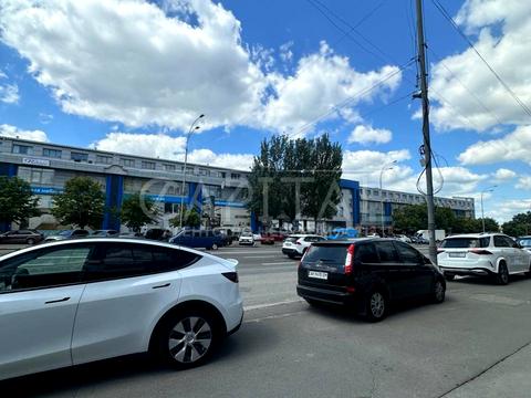 комерційна за адресою Новокостянтинівська вул., 2