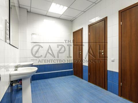 комерційна за адресою Раїси Окіпної вул., 8б