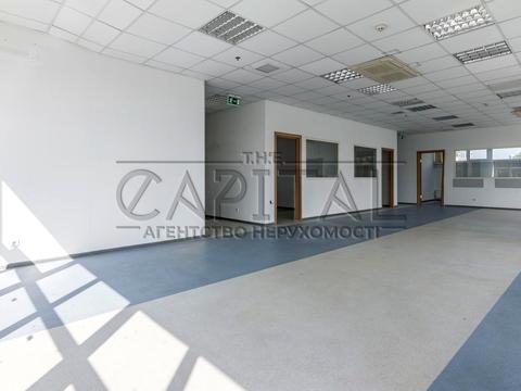 комерційна за адресою Раїси Окіпної вул., 8б