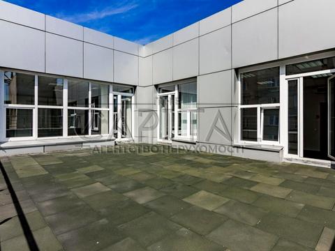 комерційна за адресою Раїси Окіпної вул., 8б