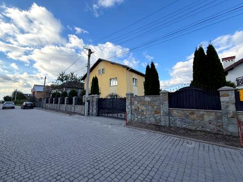 будинок за адресою Богдана Лепкого вул.