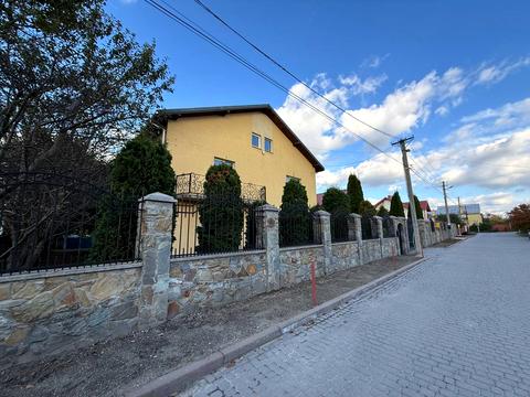 будинок за адресою Богдана Лепкого вул.