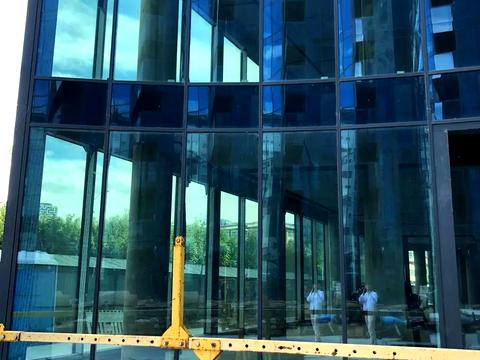 комерційна за адресою Короленківська вул., 22