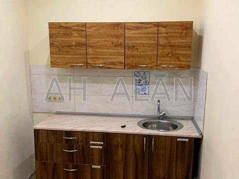 комерційна за адресою Хрещатик вул. (Kreschatic), 8