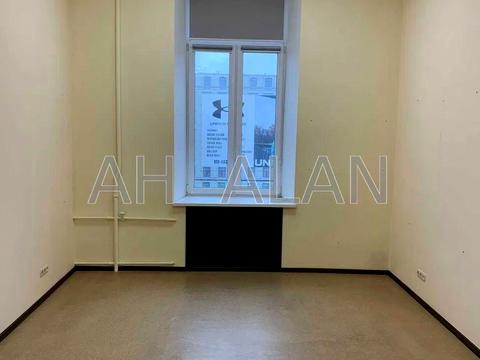 комерційна за адресою Хрещатик вул. (Kreschatic), 8