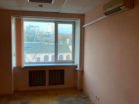 комерційна за адресою Саперно-Слобідська вул., 25