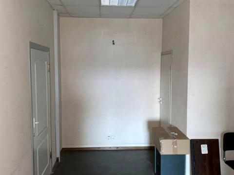 комерційна за адресою Саперно-Слобідська вул., 25