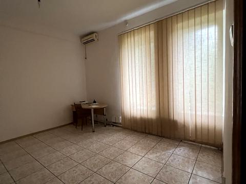 комерційна за адресою Варненська вул., 7в