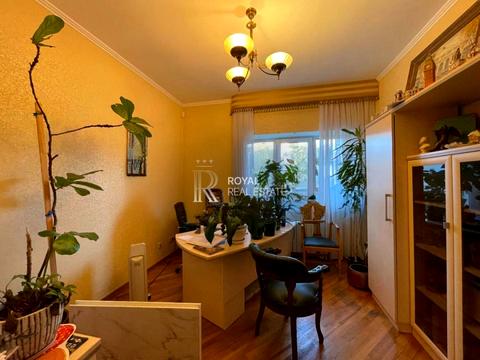 комерційна за адресою Загорівська вул. (Багговутівська), 17-21