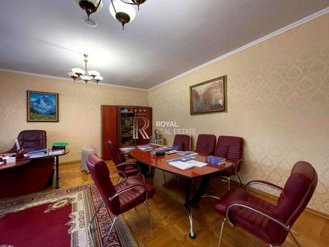 комерційна за адресою Загорівська вул. (Багговутівська), 17-21