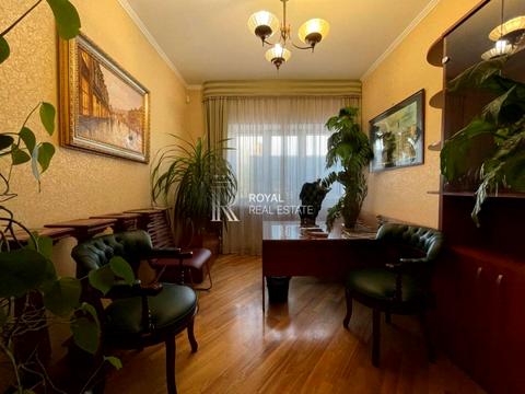 комерційна за адресою Загорівська вул. (Багговутівська), 17-21