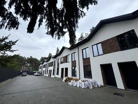 будинок за адресою Сім'ї Шкарівських вул.