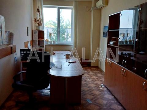 комерційна за адресою Бориспільська вул., 19Д