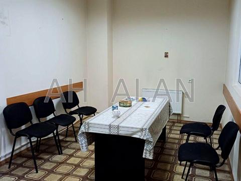 комерційна за адресою Бориспільська вул., 19Д