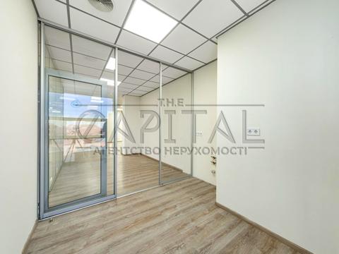 коммерческая по адресу Валерия Лобановского просп. (Краснозвездный), 56