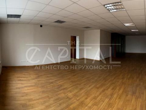 комерційна за адресою Новопирогівська вул., 64