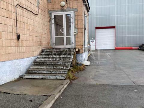 комерційна за адресою Новопирогівська вул., 64