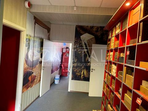 комерційна за адресою Васильківська вул., 28