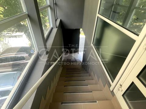 комерційна за адресою Юрія Іллєнка вул. (Мельникова), 5