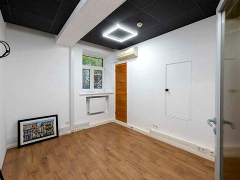 комерційна за адресою Івана Франка вул., 29