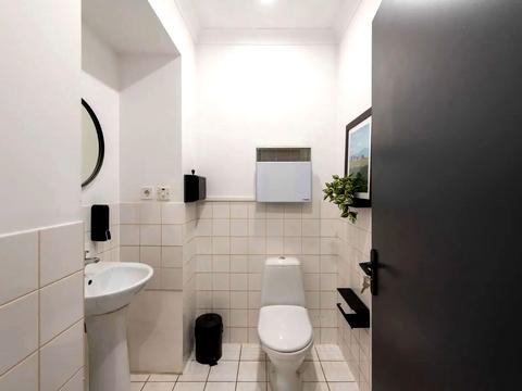 комерційна за адресою Івана Франка вул., 29