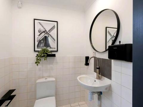 комерційна за адресою Івана Франка вул., 29