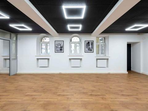 комерційна за адресою Івана Франка вул., 29