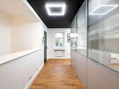 комерційна за адресою Івана Франка вул., 29