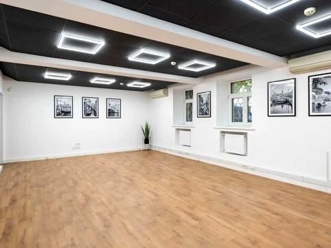 комерційна за адресою Івана Франка вул., 29