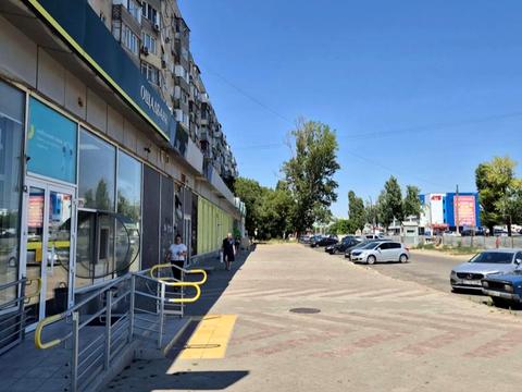 комерційна за адресою Владислава Бувалкіна вул. (Бочарова Генерала), 53