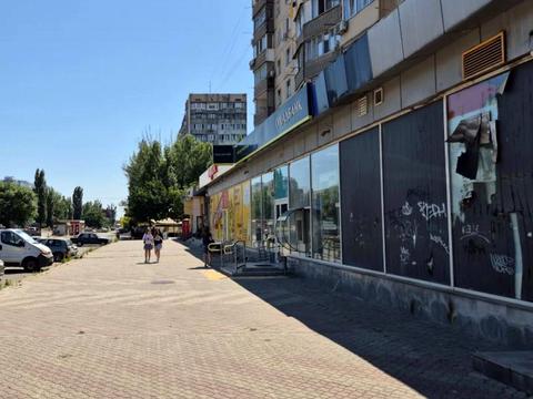 комерційна за адресою Владислава Бувалкіна вул. (Бочарова Генерала), 53