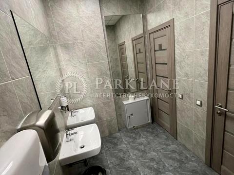 комерційна за адресою Дегтярна вул., 8