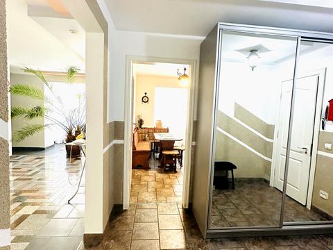 квартира за адресою Коллонтая вул., 2