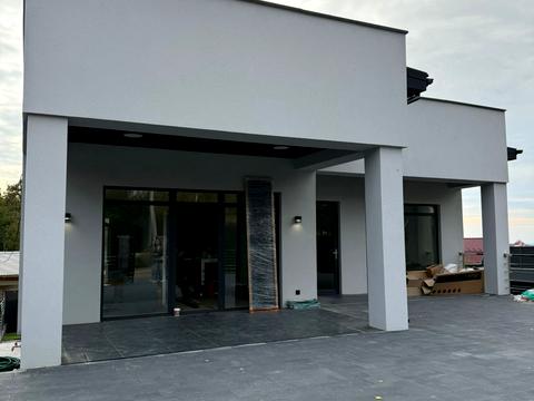 будинок за адресою Червениця, 1