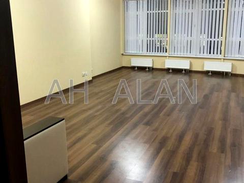 комерційна за адресою Кловський узвіз (Кловський), 7a