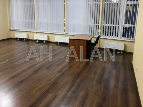 комерційна за адресою Кловський узвіз (Кловський), 7a