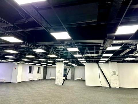 комерційна за адресою Вадима Гетьмана вул., 8