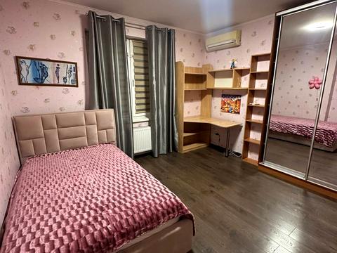 квартира за адресою Академіка Глушкова просп., 9-Д