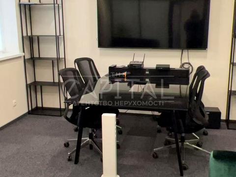 комерційна за адресою Миколи Бажана просп., 14-А