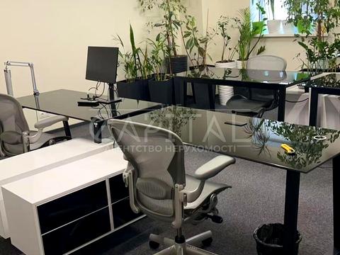 комерційна за адресою Миколи Бажана просп., 14-А