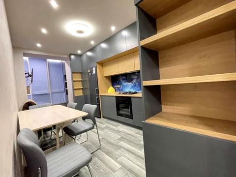 квартира за адресою Героїв Небесної Сотні просп., 18/3