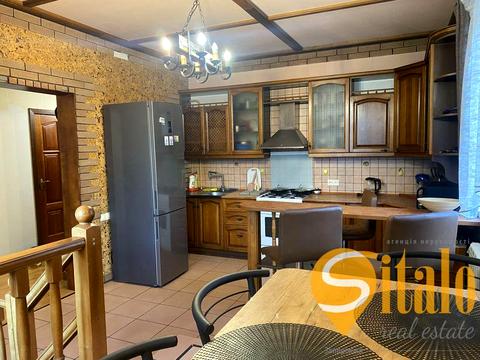 дом по адресу Різдв'яна