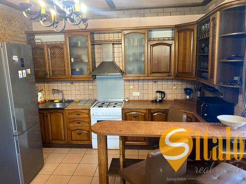 дом по адресу Різдв'яна