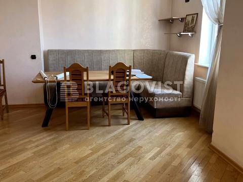 квартира за адресою Київ, Раїси Окіпної вул., 4