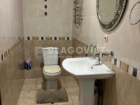 квартира за адресою Київ, Раїси Окіпної вул., 4